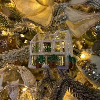 Create a Winter Wonderland Indoors: Scents, Textures & Warm Glow Inspiration