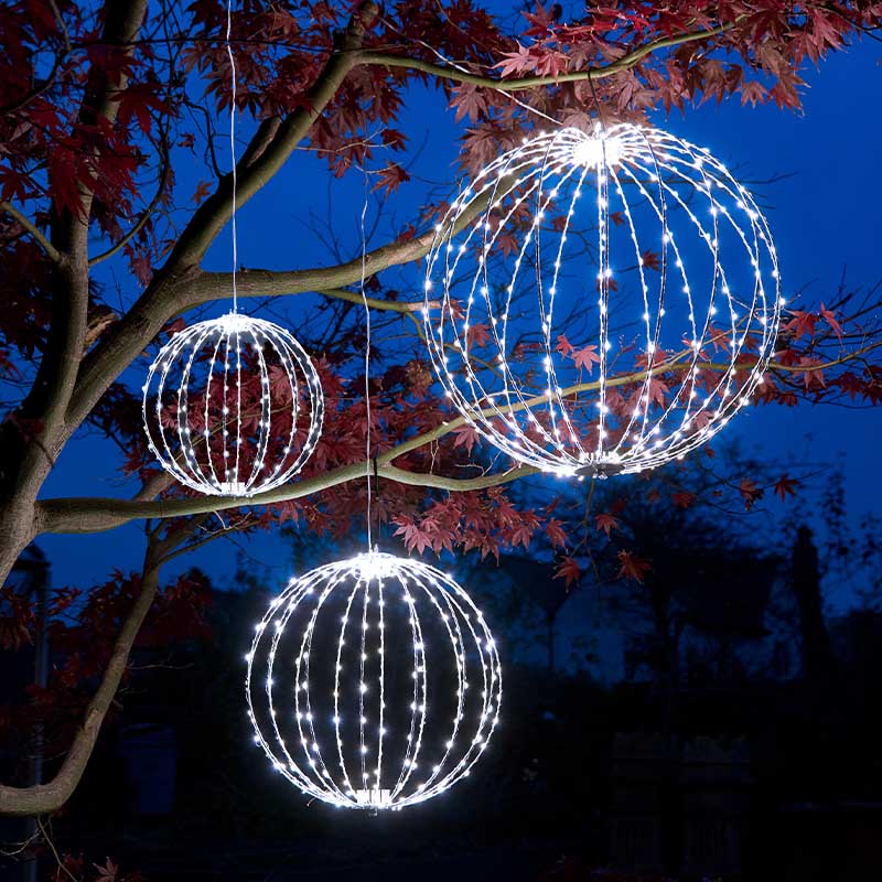 190 LED Twinkle Orb Cool White 30cm LV